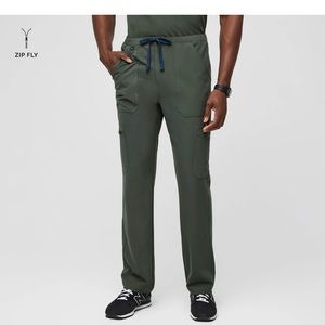 Cairo Cargo scrub pants in Moss